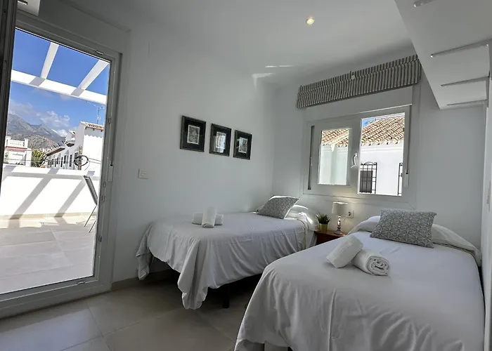 Nerja Paradise Rentals - Villa Calazul